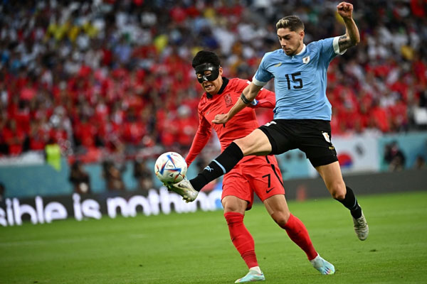 ◤FIFA World Cup tại Qatar◢ Diego Godín và Federico Valverde bị khung gỗ từ chối khi Uruguay buộc phải hòa 0-0 với Hàn Quốc..