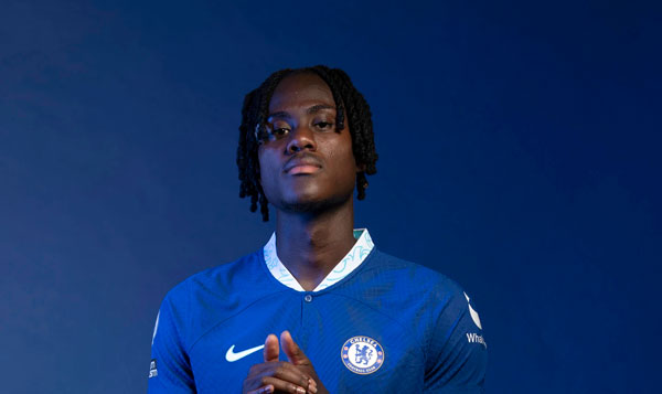 Trevoh Chalobah hoàn tất hợp đồng gia hạn với Chelsea..