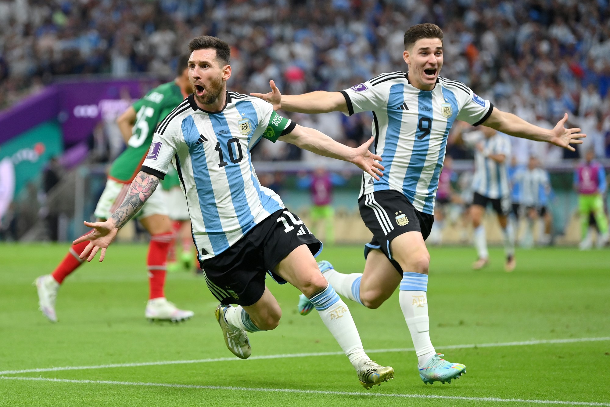 World Cup Qatar - Messi lại ghi bàn khi Argentina đánh bại Mexico 2-0