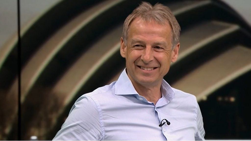 Ngôi sao bóng đá Đức Klinsmann chỉ trích đội tuyển quốc gia Iran vì chọc giận huấn luyện viên Iran Queiroz