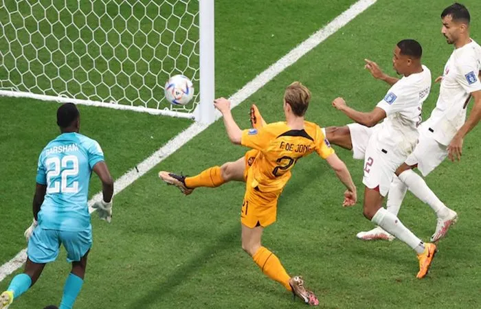 World Cup tại Qatar - Hà Lan đứng đầu vòng loại với chiến thắng 2-0 trước Qatar