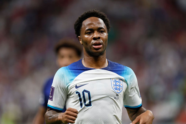 ◤Piala Dunia FIFA di Qatar◢ Raheem Sterling meninggalkan Inggris untuk segera pulang ke rumah setelah orang-orang bersenjata merampok rumahnya..