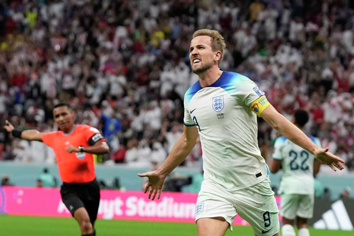 Kapten Kane terbangun dan mencetak gol pertamanya di Piala Dunia ini! Lebih banyak gol di pertandingan internasional Inggris daripada Lineker