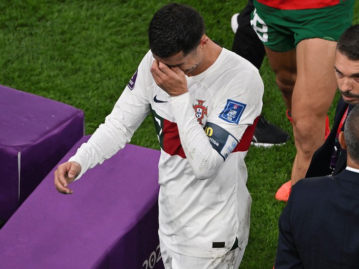 Piala Dunia Qatar - Ronaldo mengucapkan selamat tinggal atas kekalahan Portugal