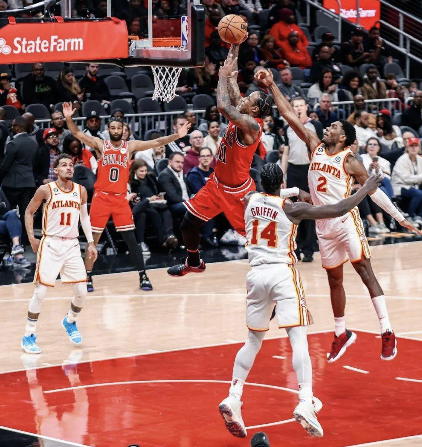 【NBA常规赛】老鹰队成功结束3连败，以123-122险胜公牛