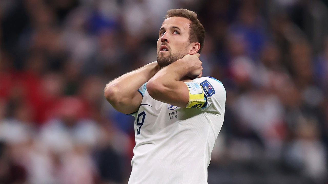 Kegagalan penalti kapten Inggris itu diejek oleh para penggemar, dan kapten sebelumnya memberi semangat kepada Kane