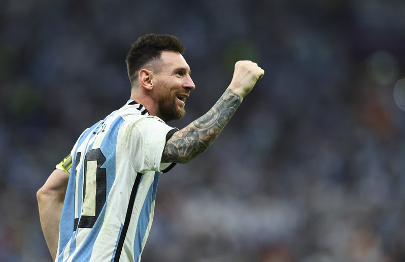 Messi earns Barcelona £2,800 a day for World Cup