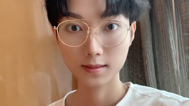 Lai Shen's character is not good, and the live broadcast madly complains about the ugly appearance of playing with him? (two)