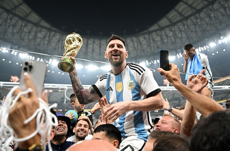 2022 Qatar World Cup | Messi lifts the World Cup after the finals over the years (Part 2)