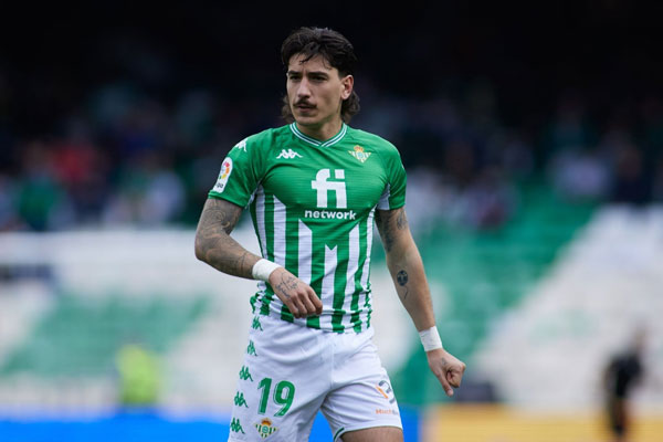 Real Betis is planning to re-sign ex-Arsenal Spanish international defender Héctor Bellerín on a free transfer..