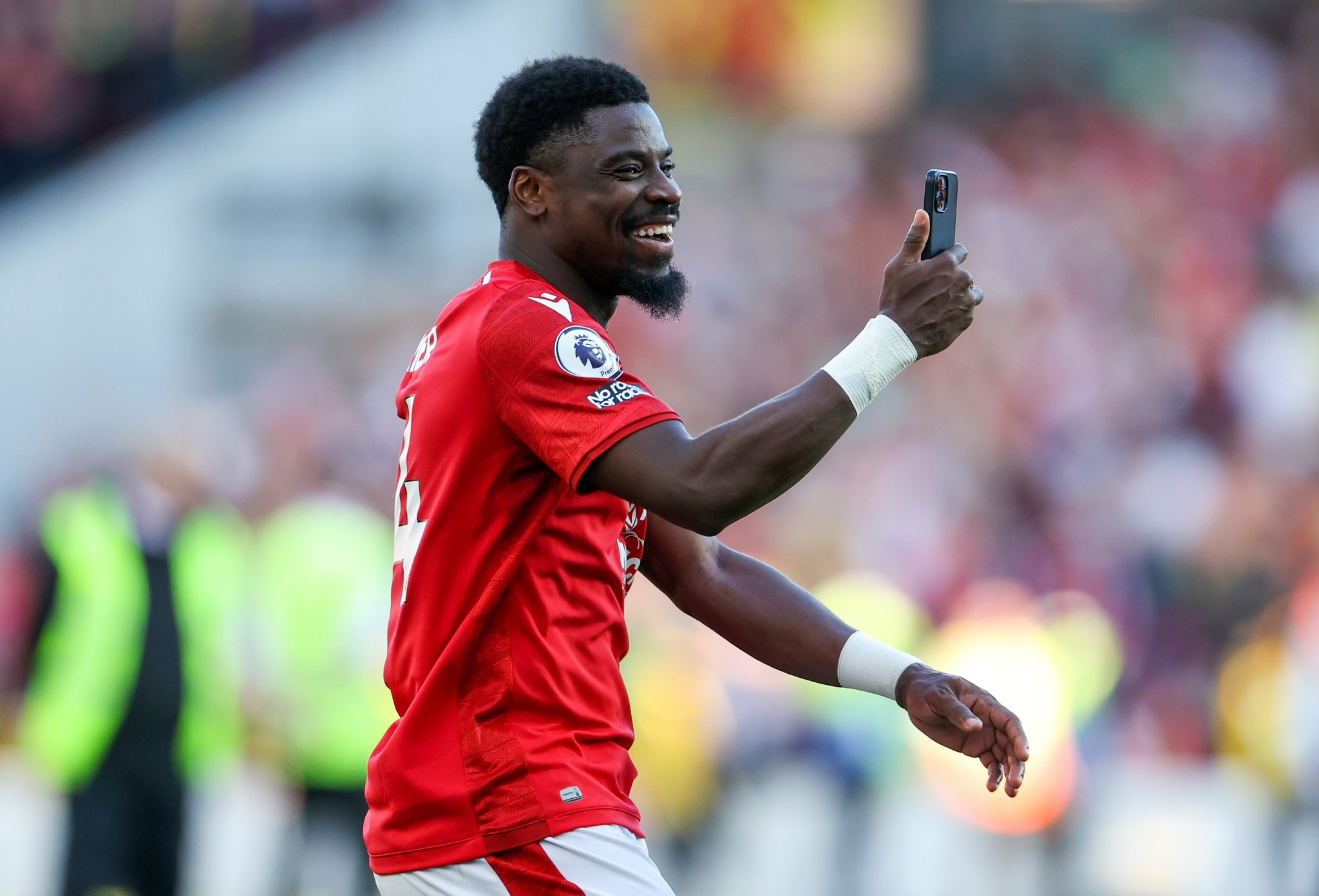 Official: Nottingham Forest extend Aurier's contract until 2024