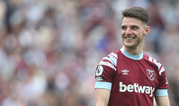 Fabrizio Romano dan Christian Falk mengecam laporan yang mengklaim bahwa mereka mengatakan kapten West Ham United Declan Rice telah menyetujui persyaratan pribadi dengan Arsenal atau Bayern Munich mengenai transfer..