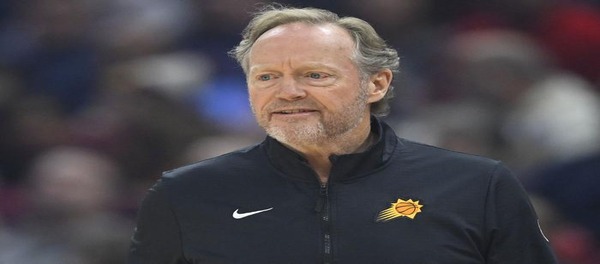 Setelah tiga kali pergantian pelatih dalam tiga tahun, Suns memecat pelatih kepala Budenholzer lagi! Akhir yang mengecewakan dari 36 kemenangan dan 46 kekalahan menjadi sumbunya
