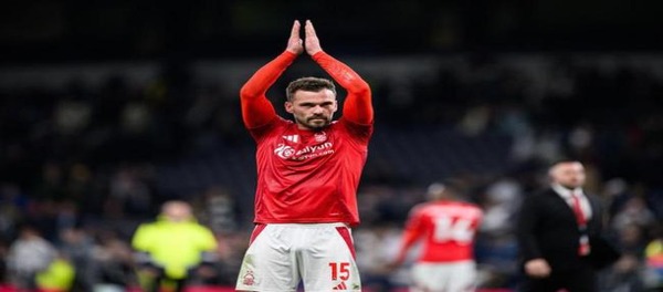 Tottenham Hotspur lại thua Nottingham Forest trên sân nhà và phải chịu thất bại kép trước đối thủ trong mùa giải này