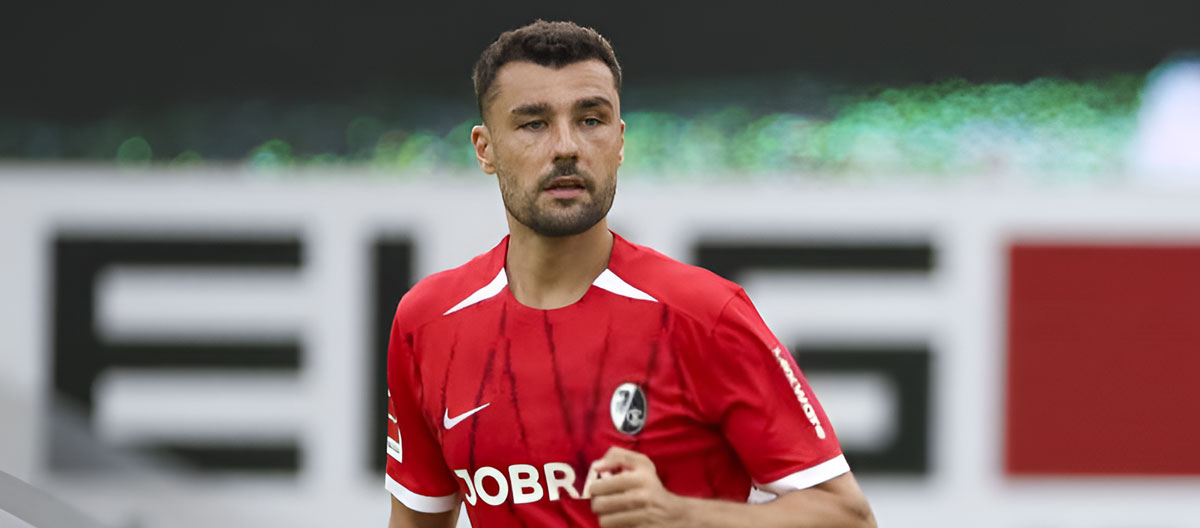Bek Freiburg Manuel Gulde secara resmi mengumumkan pengunduran dirinya pada akhir musim.