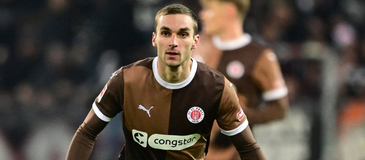 St. Pauli memperpanjang kontrak gelandang bertahan internasional Amerika Serikat dari New York City, James Sands untuk satu musim lagi.