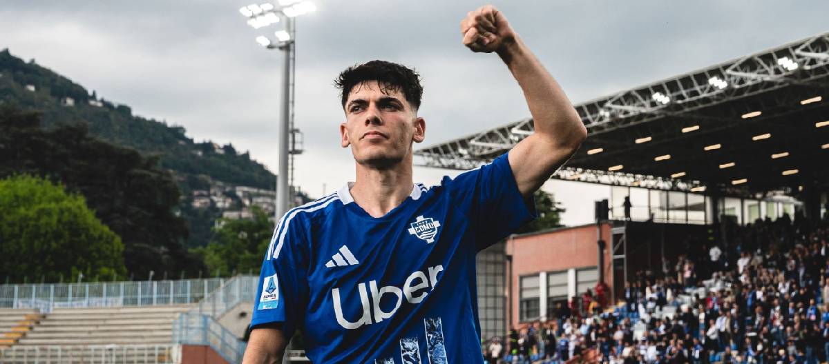 สโมสรโคโมเซ็นสัญญาอเล็กซ์ วัลเล่อย่างเป็นทางการ สัญญาจะสิ้นสุดในปี 2029