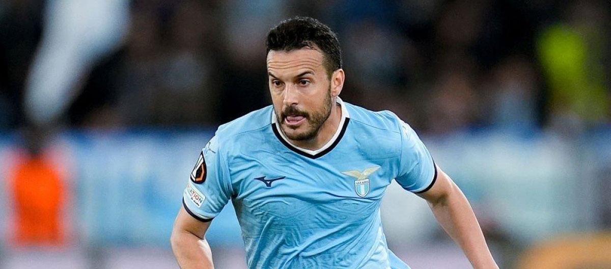Lazio conclui extensão de contrato com o ex-jogador veterano da seleção espanhola Pedro.