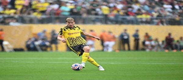 Svensson mencetak gol saat Dortmund mengalahkan Ulsan Hyundai dengan satu gol dan melaju ke babak 16 besar bersama Fluminense