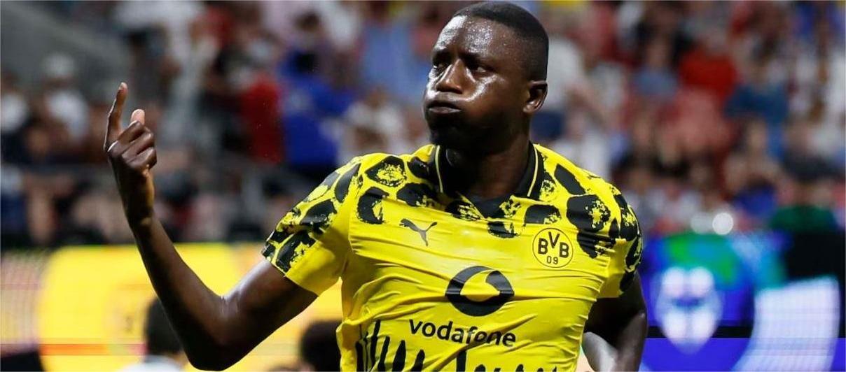 Club World Cup - Girasi ghi 2 bàn và Dortmund loại Monterrey 2-1