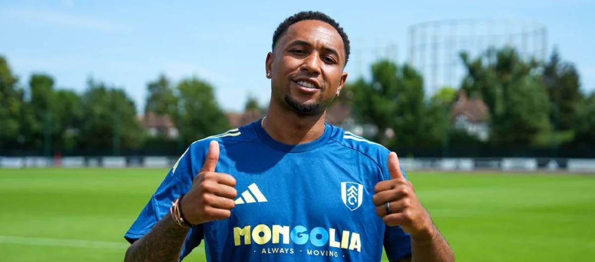 Kenny Tait gia hạn hợp đồng với Fulham đến năm 2028