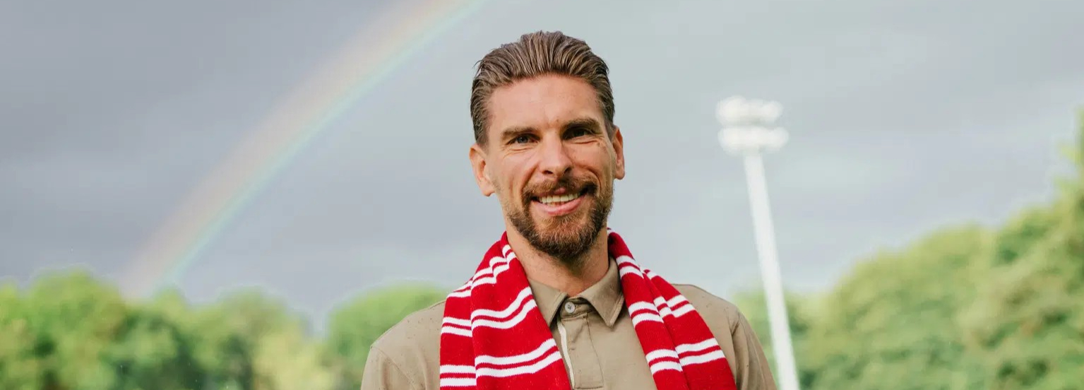 O ex-goleiro alemão Zieler retorna oficialmente ao Colônia por uma taxa de transferência de 200.000 euros