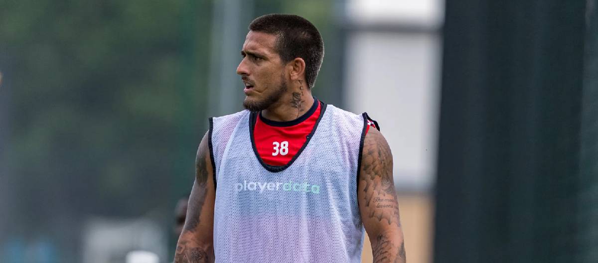 Danny Imre se juntará ao Blackpool por empréstimo