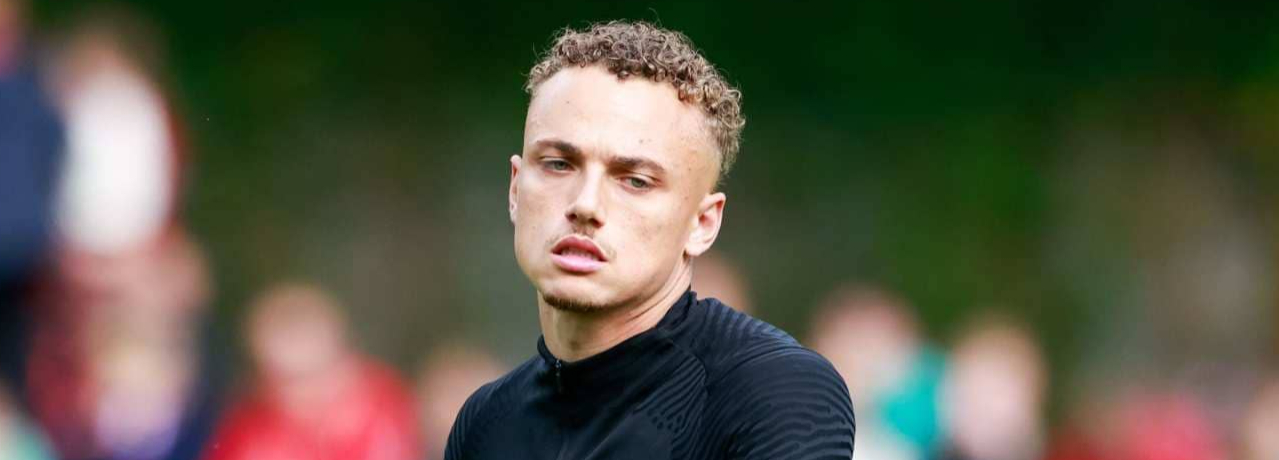 Napoli anuncia oficialmente a contratação do internacional holandês Noah Long por um contrato de cinco anos