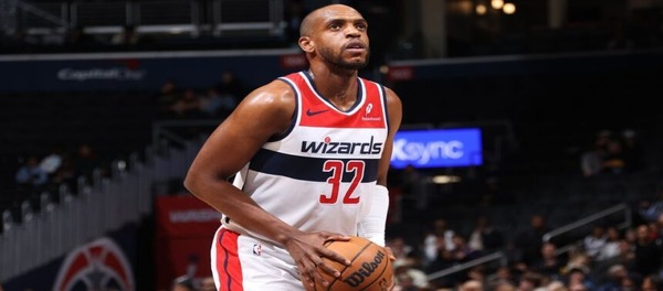 O contrato de Middleton está prestes a expirar e espera-se que os Suns se tornem um próximo lar ideal