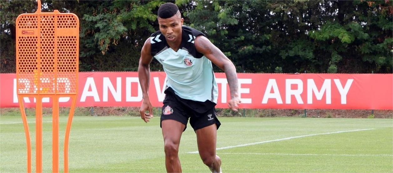Mandawa berharap dapat bermain bersama Sunderland melawan West Ham saat ia bekerja keras untuk kembali bugar.