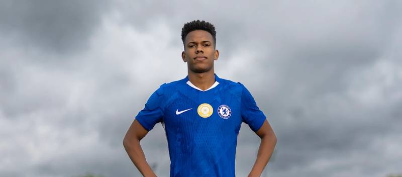 A estrela em ascensão brasileira Esteban Willian se junta oficialmente ao Chelsea