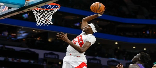 Celtics contratam Chris Boucher, veterano de oito anos da NBA, para fortalecer a rotação de atacantes