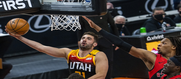 Georges Niang foi negociado de volta para o Utah Jazz