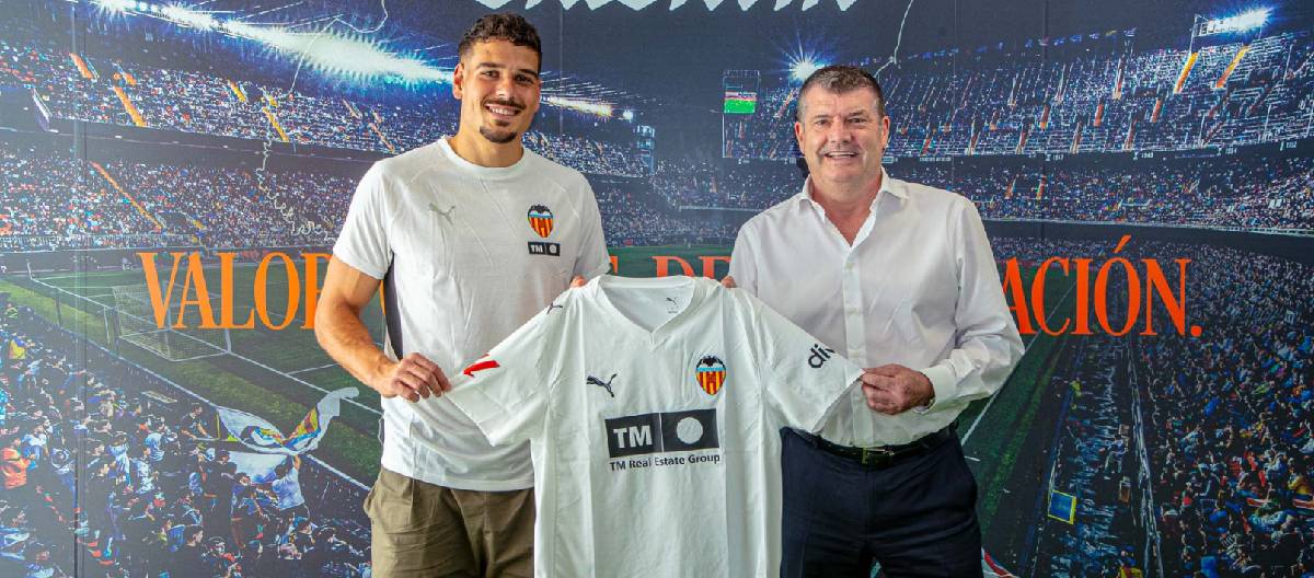 Filip Ugrinic: Estou honrado em me juntar ao Valencia e já estou ansioso para conhecer os fãs