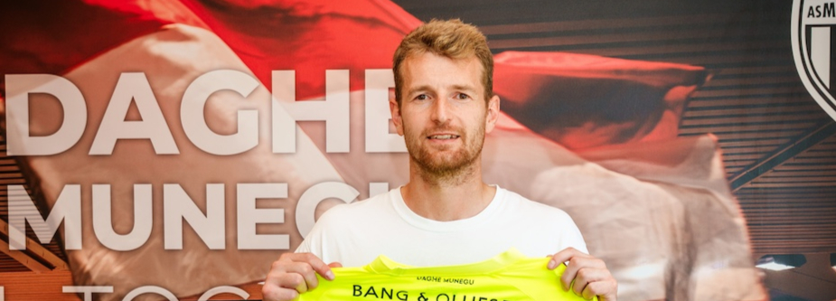Kiper Leverkusen Lukasz Hradecky resmi bergabung dengan Monaco seharga €4 juta