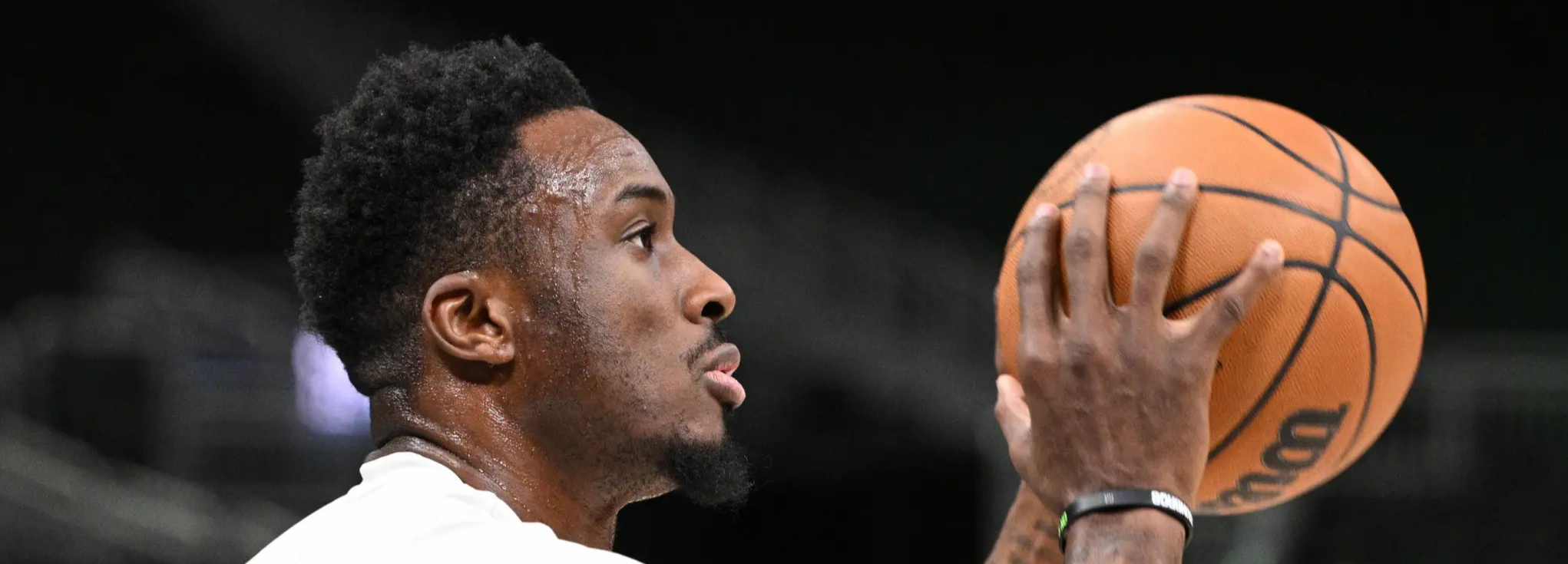 Oficial: Bucks renovam com Thanasis Antetokounmpo por 1 ano e 2,9 milhões de euros