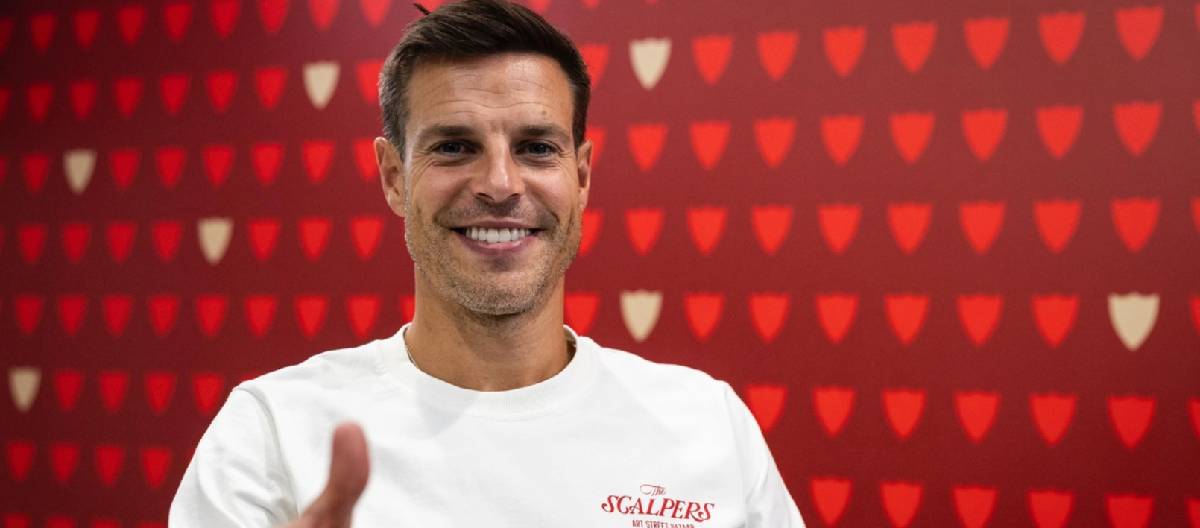 Cesar Azpilicueta: Tôi sẽ cố gắng hết sức để giúp đỡ các cầu thủ trẻ