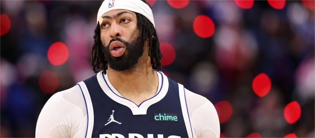 Klay Thompson memuji Anthony Davis sebagai power forward yang sangat kuat dengan kemampuan ofensif dan defensif