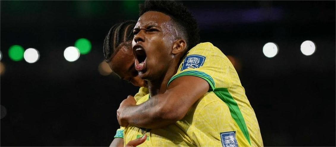 Vòng loại World Cup - Esteban Willian ghi bàn giúp Brazil đánh bại Chile với tỷ số 3-0