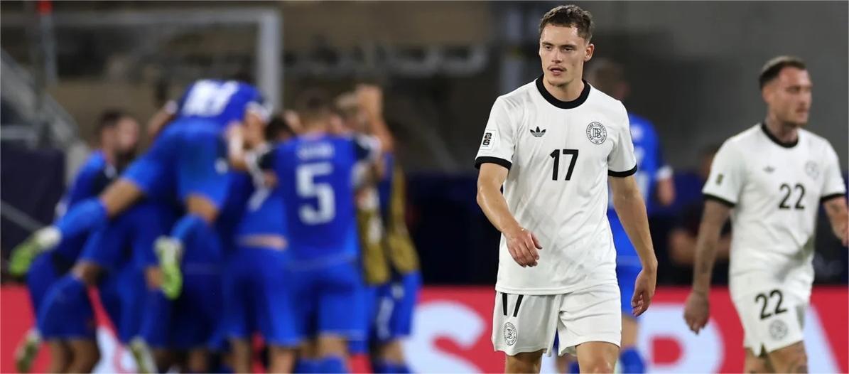 ฟุตบอลโลก รอบคัดเลือก - เยอรมนี พ่ายแพ้ต่อสโลวาเกียอย่างช็อก 0-2
