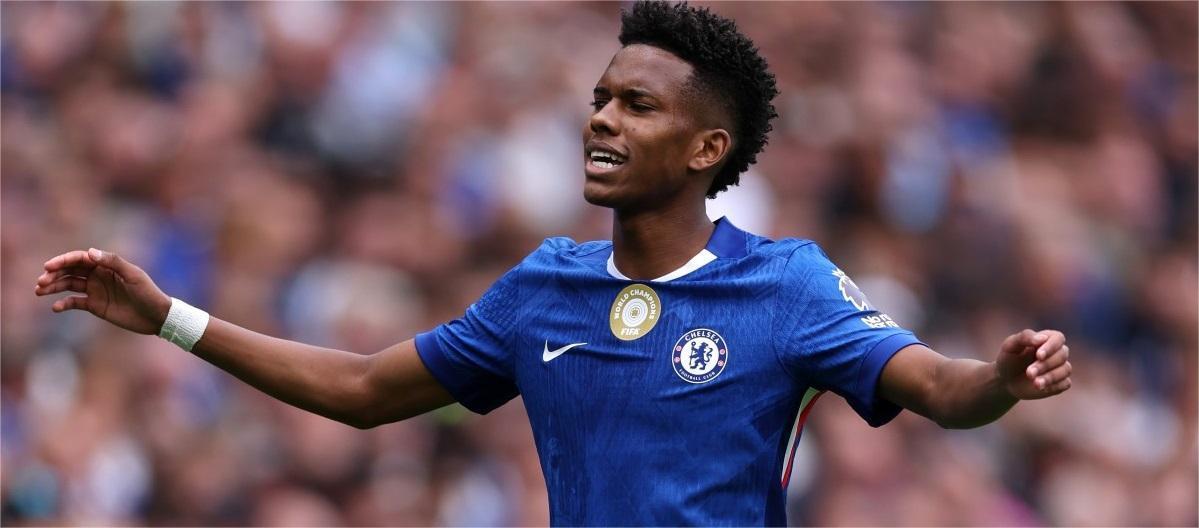 Maresca memuji kemampuan Esteban Willian untuk bermain di berbagai posisi menyerang 