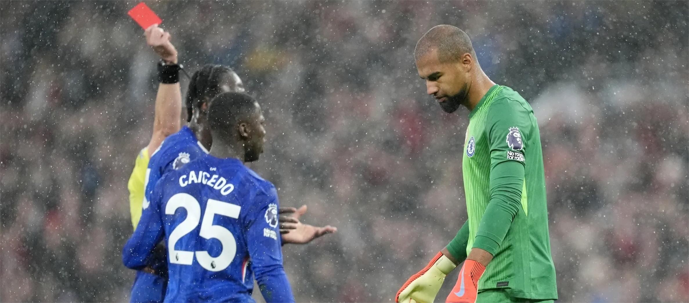 Liga Primer – Roberto Sanchez menerima kartu merah saat Chelsea kalah 2-1 dari Manchester United