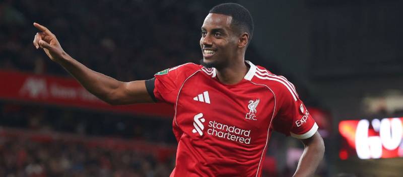 Alexander Isak marca seu primeiro gol pelo Liverpool e é elogiado pelo técnico Slaughter