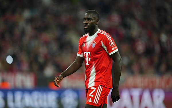 Neil Jones bác bỏ thông tin Liverpool đang có kế hoạch ký hợp đồng với hậu vệ Dayot Upamecano của Bayern Munich nếu họ không ký hợp đồng với đội trưởng Marc Guehi của Crystal Palace.
