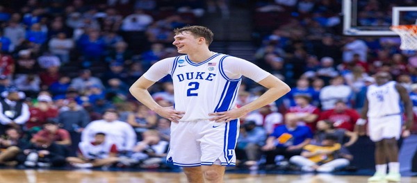 Flagg marcou 10 pontos em sua estreia quando os Mavericks derrotaram o Thunder na pré-temporada