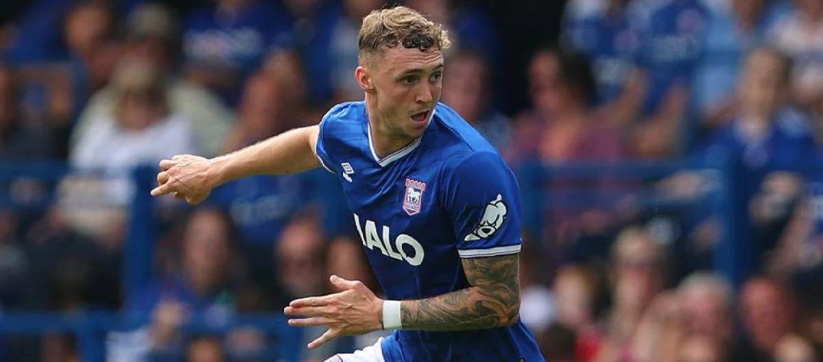 Jack Taylor đã ký hợp đồng mới có thời hạn ba năm với Ipswich Town
