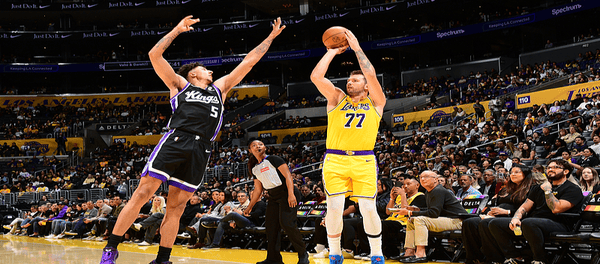 Doncic marcou 31 pontos e 9 rebotes, mas os Lakers perderam para os Kings por 116 a 117.