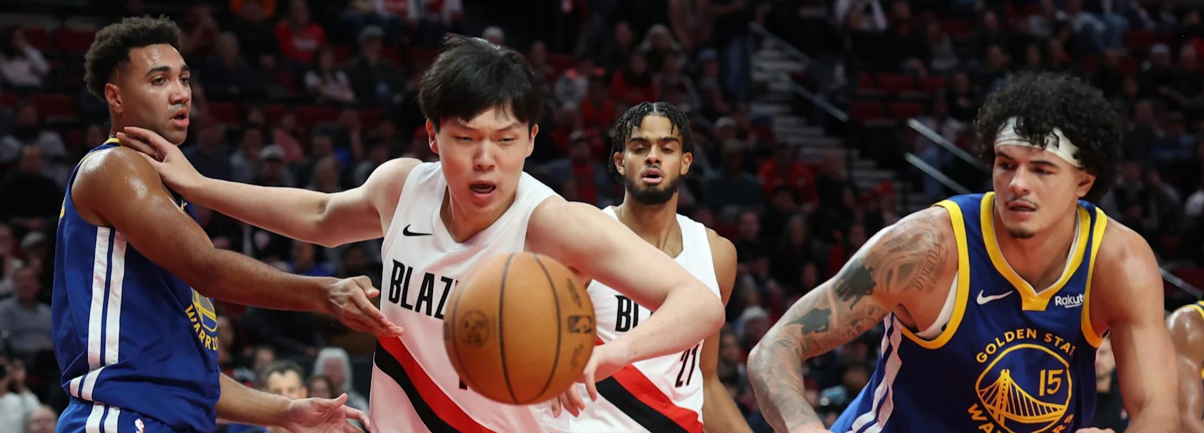 Comunicado oficial: Os Trail Blazers designaram Hans Young para a Liga de Desenvolvimento para treinamento.