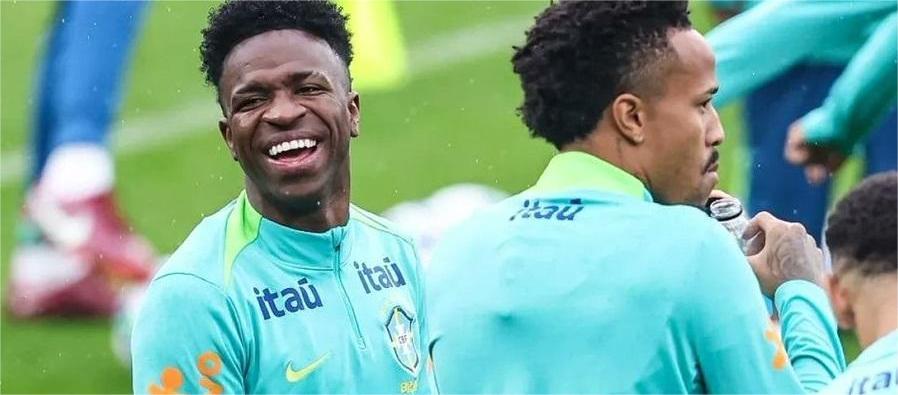 Ancelotti yakin Vinicius akan lebih efisien bermain sebagai penyerang tengah.