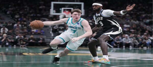 Bucks mengalahkan Hornets 147-134 dalam perpanjangan waktu, dengan Kuzma dan Antetokounmpo yang menggabungkan 54 poin.